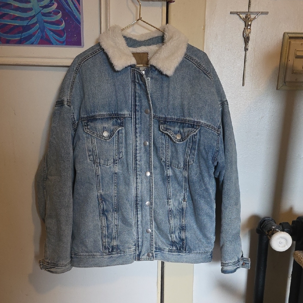 American Eagle Outfitters Denim Jacket with Cream Sherpa Collar
